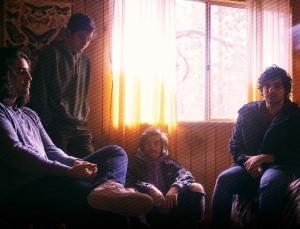 Chon publie un nouveau single intitulé Pitch Dark