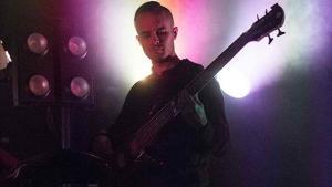 Dan Briggs de Between The Buried And Me tease la sortie imminente de son premier EP solo