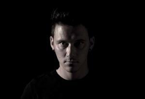 Daniel Tompkins (Tesseract) sort un nouveau single intitulé Limitless