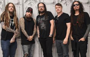 Korn reçoit un disque d&rsquo;or pour son single Get Up! (ft. Skrillex)