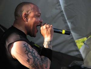 Vidéo amateur de Killswitch Engage en live avec Howard Jones