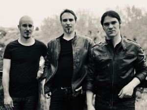 Klone se voit forcé de reporter son concert assis en France
