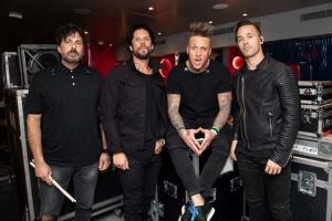 Nouvelle version acoustique de Come Around par Papa Roach