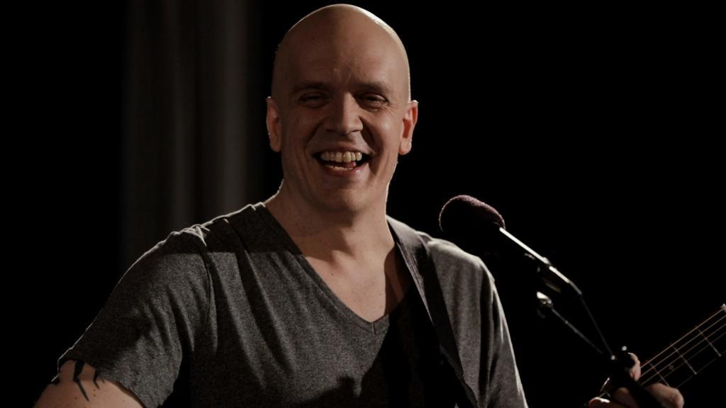 L’équipe de gestion de Devin Townsend : Arrêtez de lui demander des vidéos privées