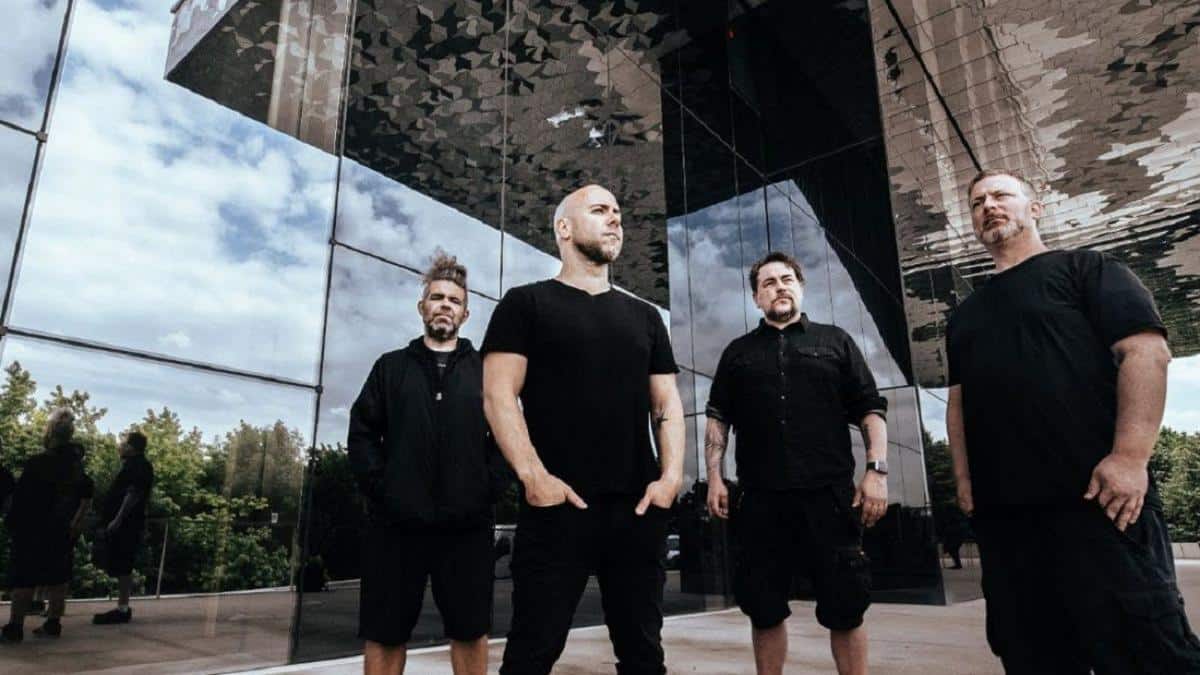 Car Bomb annonce un album live, Live In Santa Cruz, et publie la performance d&rsquo;Antipatterns