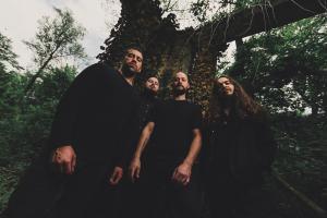 Moon Tooth signe chez Pure Noise Records, et sort un clip vidéo pour Through Ash