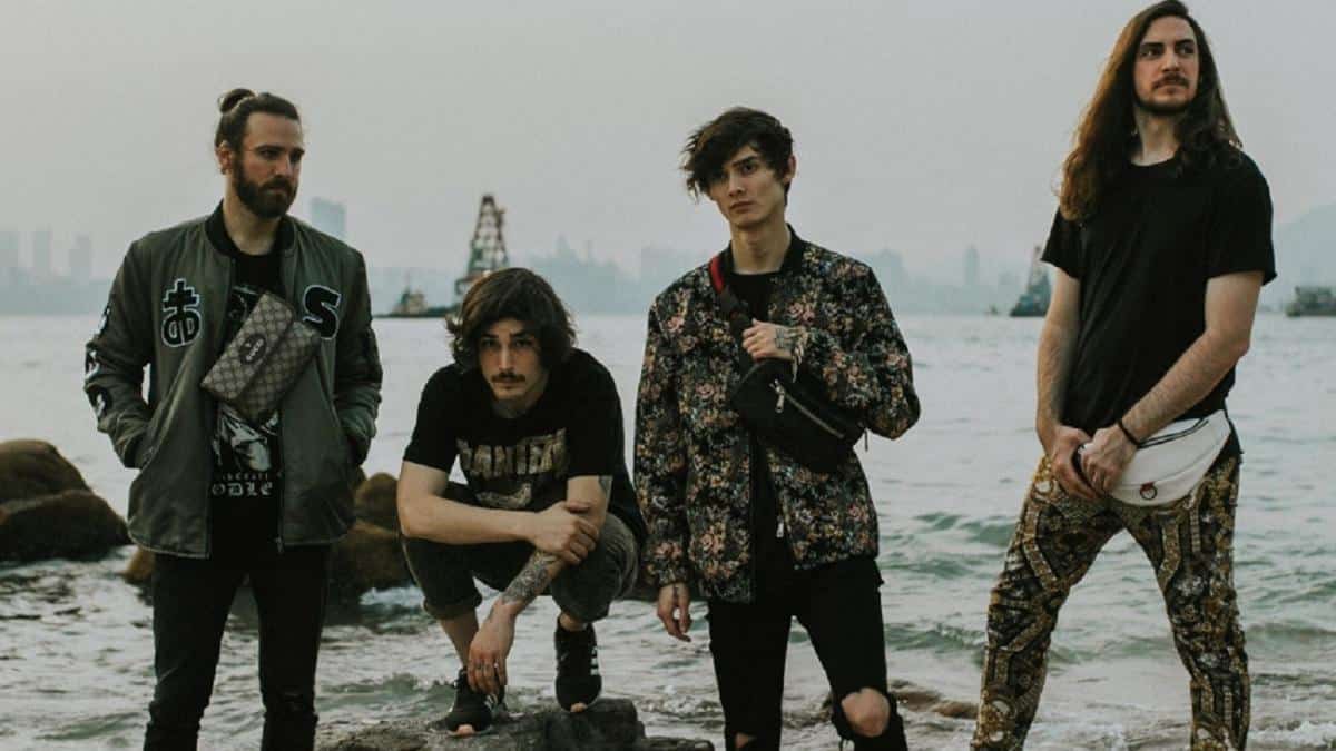 Polyphia avait fait un remix de With You de Linkin Park pour la réédition de Hybrid Theory, mais il n&rsquo;a pas été utilisé
