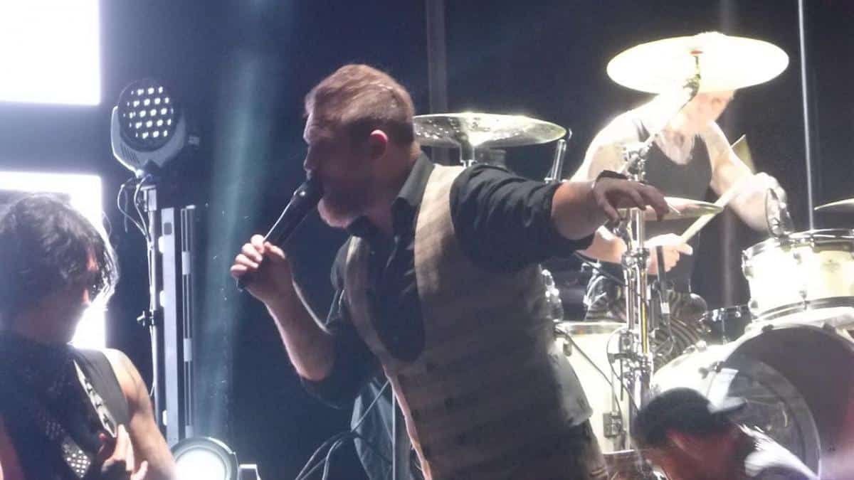 Asking Alexandria tease un remix de The Violence