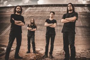 Le groupe de Metal français Fractal Universe partage une vidéo live pour Fundamental Dividing Principle