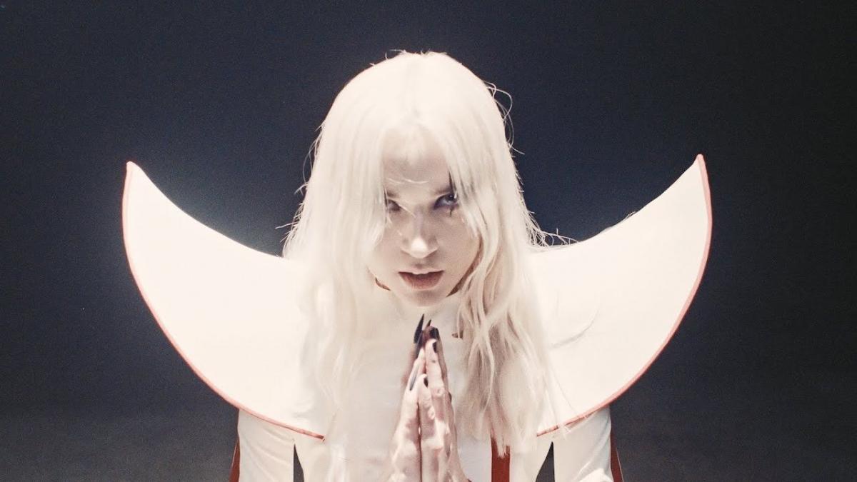 Poppy a presque entièrement terminé un nouveau projet « avec une vibe sonore complètement différente »