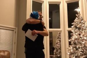 Le chanteur du groupe de Metal I Prevail rembourse l&rsquo;hypothèque de son père comme cadeau de Noël