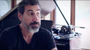 Serj Tankian de System Of A Down sur les leçons de la pandémie : « Nous devons réduire notre consommation »