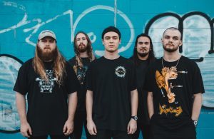 Le groupe de Metal Knocked Loose fait un don de près de 10 000 $ au Center For Women And Families