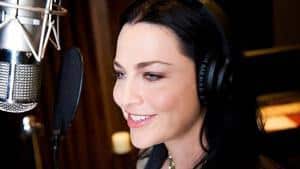 Amy Lee déclare que la nouvelle musique de Evanescence contient « beaucoup de guitares »