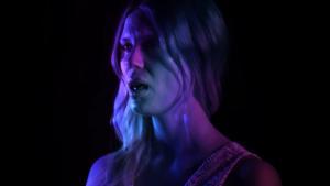 Myrkur annonce deux concerts en streaming, dont une performance de l&rsquo;album Folkesange