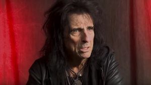 Selon Alice Cooper, les policiers racistes devraient être « éliminés »