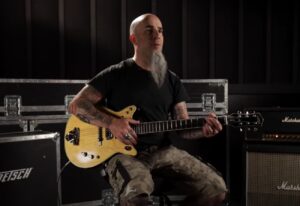 Scott Ian de Anthrax qualifie Bonded By Blood de Exodus de « meilleur premier album » des cinq grands groupes de la scène Thrash Metal