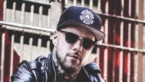 Le chanteur de Betraying The Martyrs parle des choses qu&rsquo;il a apprises au cours de ses 10 années passées dans le groupe de Metal