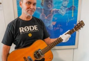 Nirvana : La guitare utilisée par Kurt Cobain lors du MTV Unplugged s&rsquo;est vendue aux enchères pour 6 millions de dollars