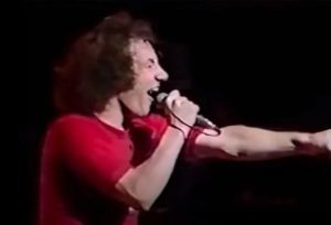 AC/DC : Regardez cette rare performance de You Shook Me All Night Long datant de 1981