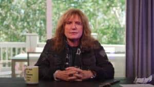 David Coverdale de Whitesnake se « remet bien » de l&rsquo;opération qu&rsquo;il a subie pour une hernie inguinale bilatérale