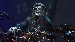 Slipknot : Corey Taylor, Shawn Crahan et Jim Root rendent hommage à leur camarade disparu, Joey Jordison