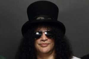 Slash fait l&rsquo;éloge du nouvel album de AC/DC, Power Up, qu&rsquo;il trouve « très inspiré »