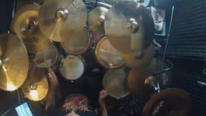 Regardez l&rsquo;incroyable performance du batteur de Rings Of Saturn sur Genetic Inheritance