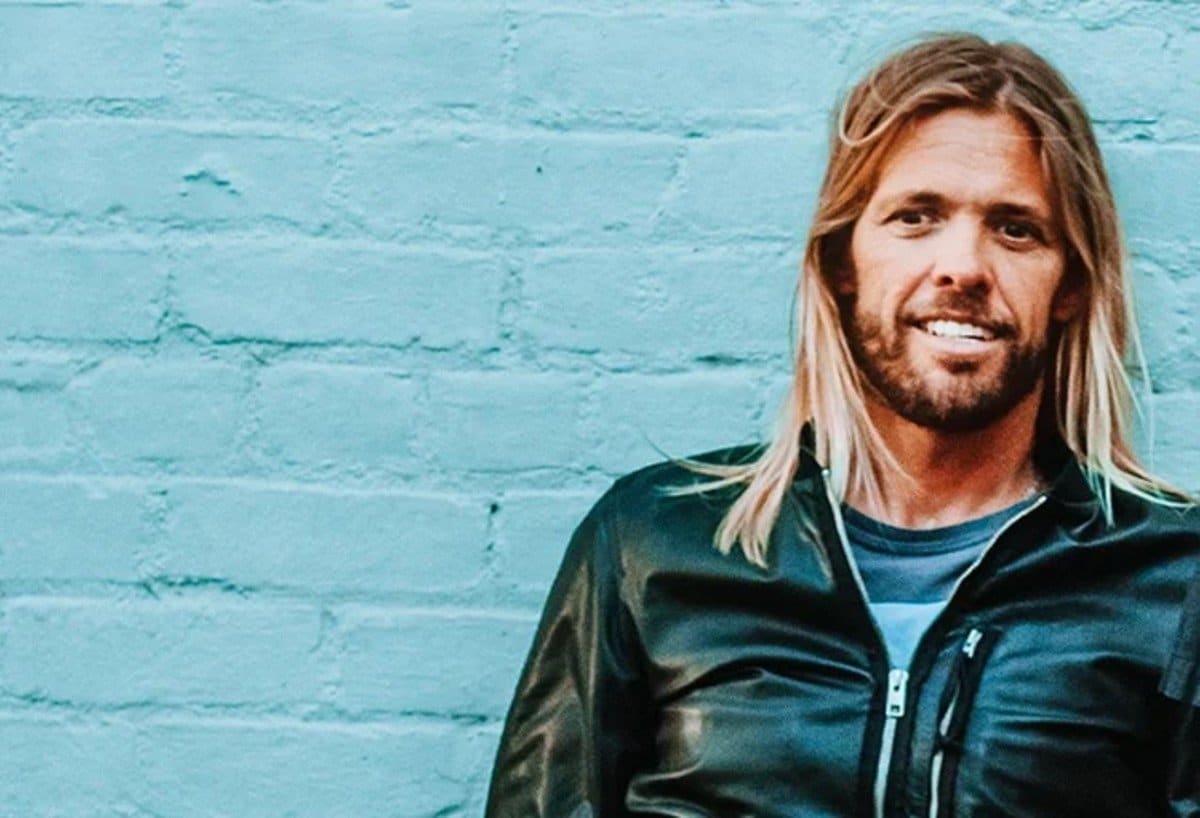 Brian Johnson (AC/DC) et Lars Ulrich (Metallica) se joindront à Shane, le fils de Taylor Hawkins, lors du concert en hommage au batteur des Foo Fighters