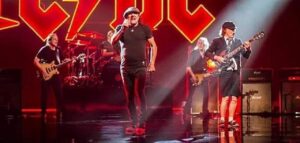 AC/DC annonce la date de sortie officielle de son nouvel album PWR/UP ; Brian Johnson & Cliff Williams parlent de l&rsquo;album et de concerts