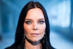 “Je pleurais tous les soirs” : Anette Olzon (ex-Nightwish) revient sur le harcèlement qu’elle a subi