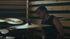 Regardez le batteur de Intervals jouer le nouveau single du groupe, Lock & Key