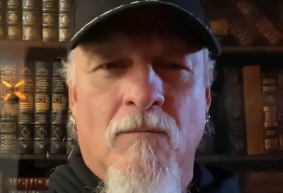 Jon Schaffer, de Iced Earth, photographié parmi les supporters de Trump qui ont attaqué le Capitole