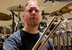 L&rsquo;ancien batteur de Amon Amarth, Fredrik Andersson, s&rsquo;excuse auprès de ses anciens camarades pour le « désagrément » qu&rsquo;il a causé