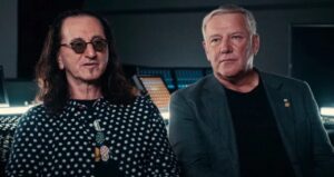 Geddy Lee et Alex Lifeson de Rush se retrouvent sur scène lors d&rsquo;un hommage à Gordon Lightfoot à Toronto
