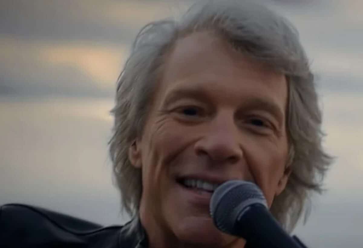 Jon Bon Jovi sauve une femme sur un pont à Nashville