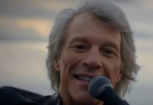 Jon Bon Jovi a douté de certains de ses plus grands succès lorsqu&rsquo;il les a écrits