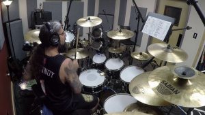 Regardez Mike Portnoy jouer le nouveau single de Liquid Tension Experiment sur son énorme batterie !