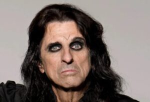 Alice Cooper revient sur la défaite de Metallica face à Jethro Tull aux Grammys : « Je croyais qu&rsquo;on m&rsquo;avait donné la mauvaise enveloppe »