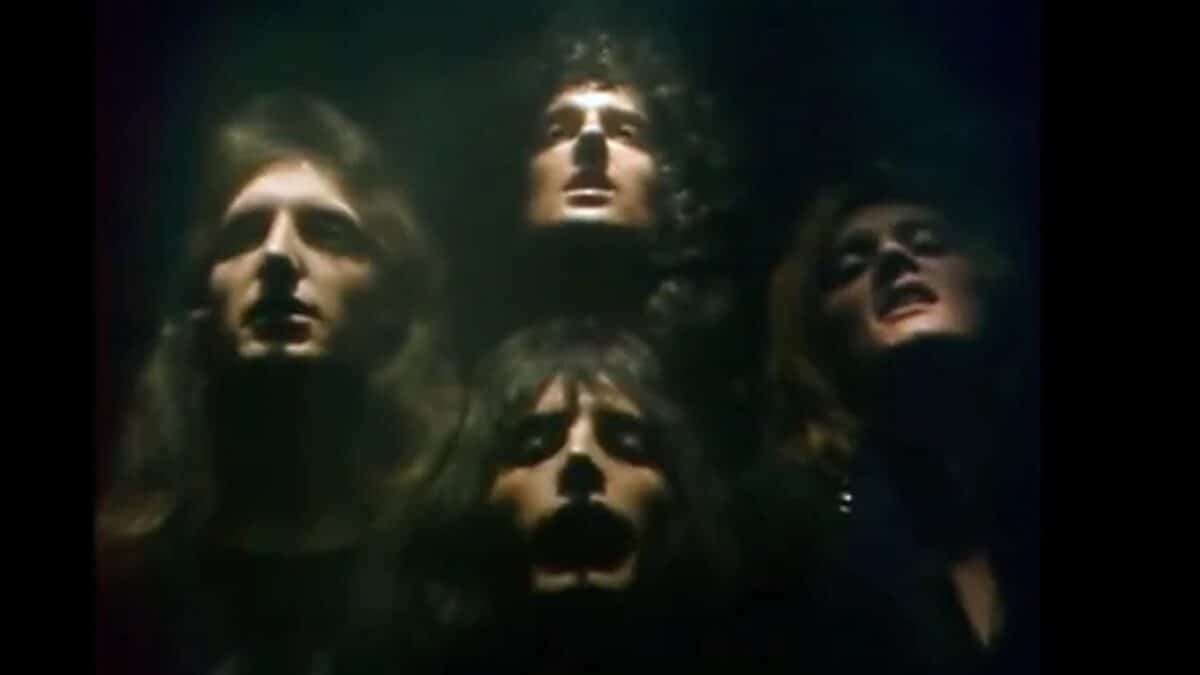 « Queen est l’un des groupes les plus surestimés » : l’ancien manager de Guns N’ Roses s’attaque à Bohemian Rhapsody
