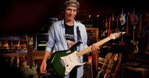 Steve Vai : « Je ne vais pas pouvoir jouer pendant un certain temps »
