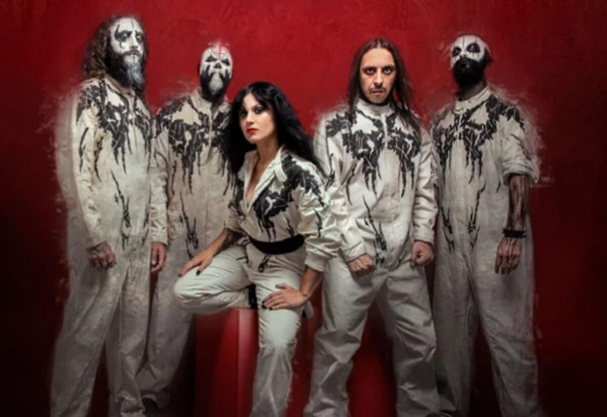 Cristina Scabbia de Lacuna Coil : « Nous commençons à rassembler des idées parce que nous nous sentons un peu plus heureux »