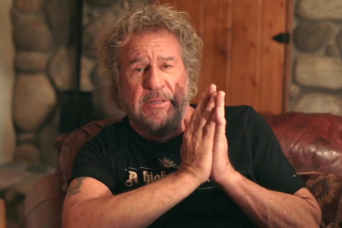 Sammy Hagar dit qu&rsquo;il s&rsquo;est « effondré » quand Eddie Van Halen est mort