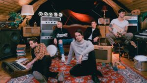 Chunk! No, Captain Chunk! est de retour avec un nouveau single, Bitter, et annonce son quatrième album !
