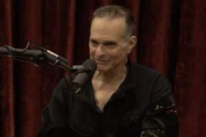 David Lee Roth explique pourquoi il est « énervé à propos de tout »