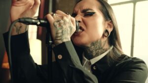 Jinjer prévoit de sortir son album Wallflowers en août et publie le clip vidéo pour Vortex