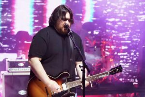 Wolfgang Van Halen répond à des fans de Van Halen : « Si je dois m&rsquo;habituer à ne pas avoir de père, ces gens peuvent s&rsquo;habituer à ne plus voir un groupe en concert »