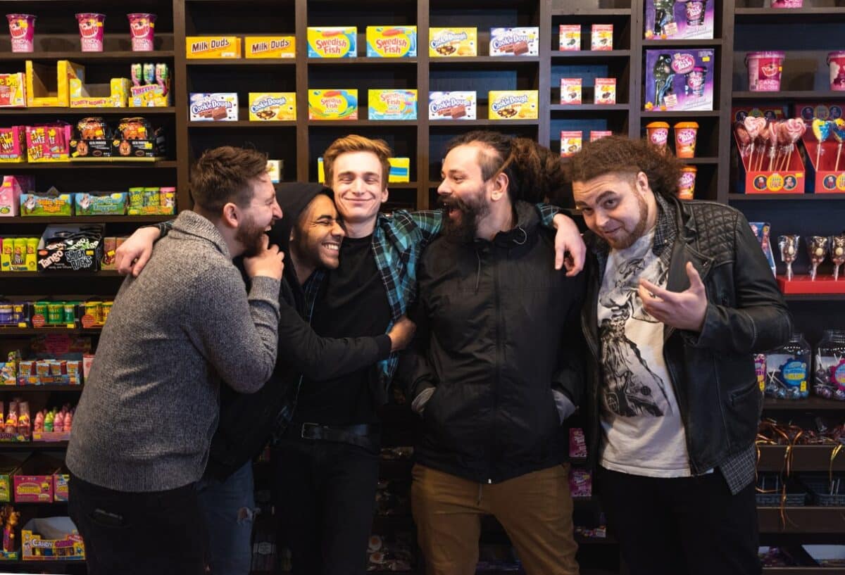 Monuments : Le groupe annonce le départ du guitariste Olly Steele