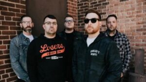 The Ghost Inside, malgré la tragédie, annonce la sortie de son album live, Rise From The Ashes