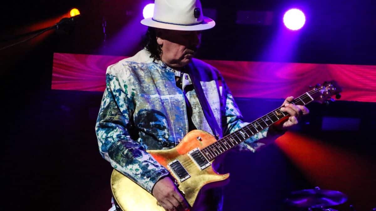 Carlos Santana hospitalisé après un malaise en pleine balance : son état jugé stable